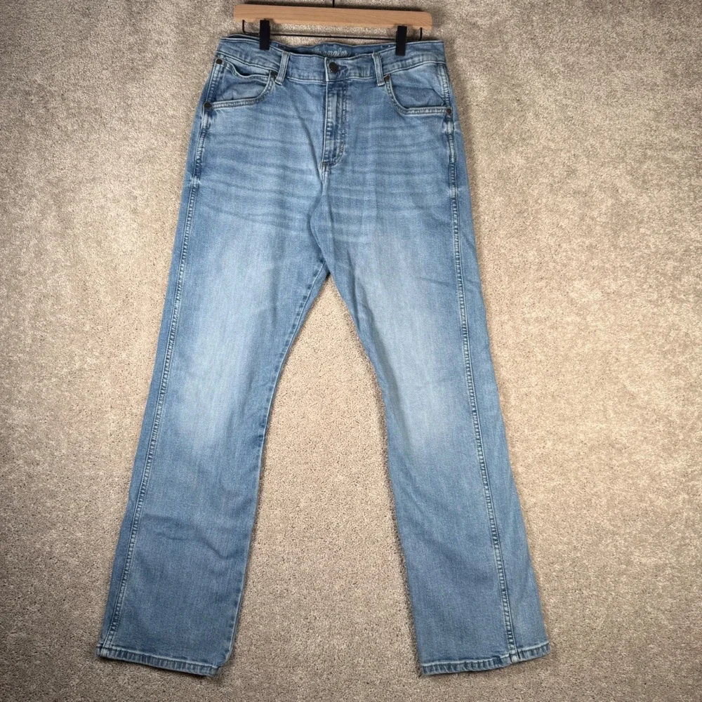 Wrangler Retro Men's 33x33 Medium Wash Straight Leg Western Denim Jeans Rodeo